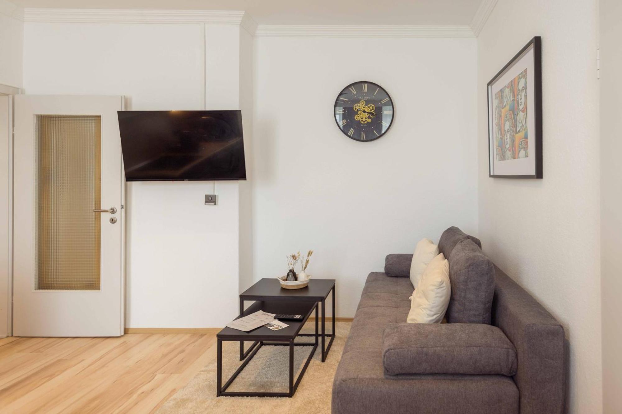 Schillerapartment Hof, Kueche, 24H Digital-Checkin, Parkplatz, Wlan250Mbit Hof  Exterior photo